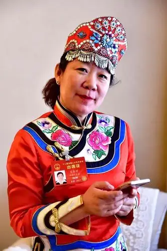 富春丽:为保护锡伯族文化建言