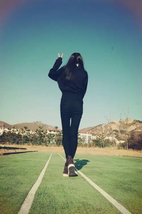 背影美._女生qq皮肤_我要个性网