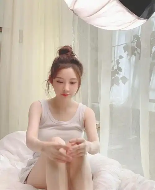 周笔畅实力开唱,袁姗姗展露小提琴实力,冯提莫性感热