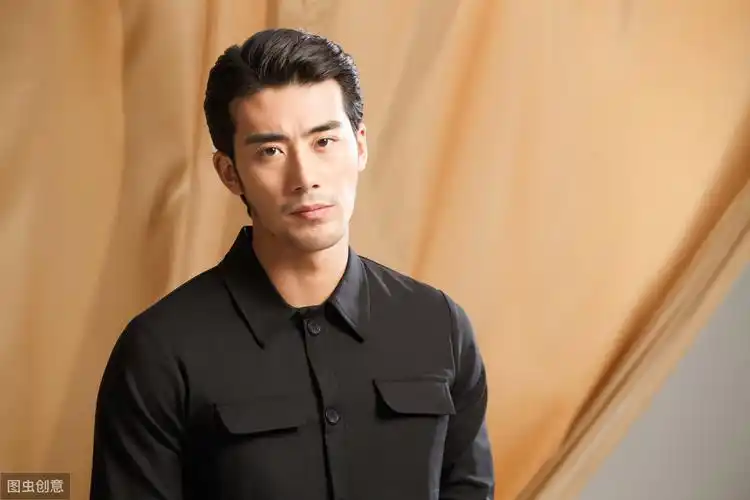 加上大叔的阅历比一般的年轻小男人懂得更多,更会安慰人,稳重成熟