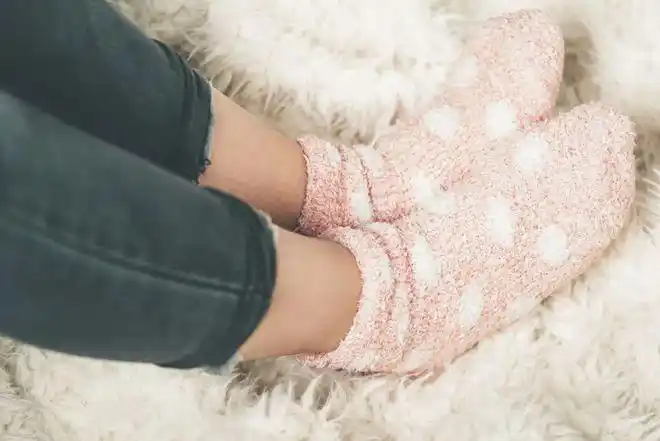 研究为什么穿袜子睡觉入睡更快还能提高睡眠质量