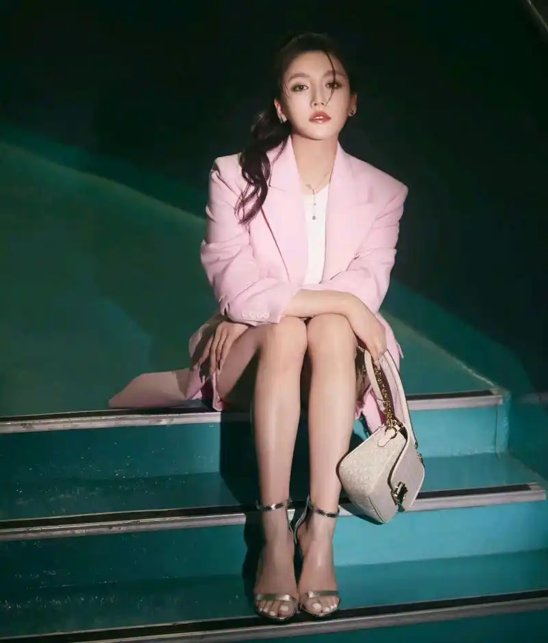 姜贞羽绝美大片!