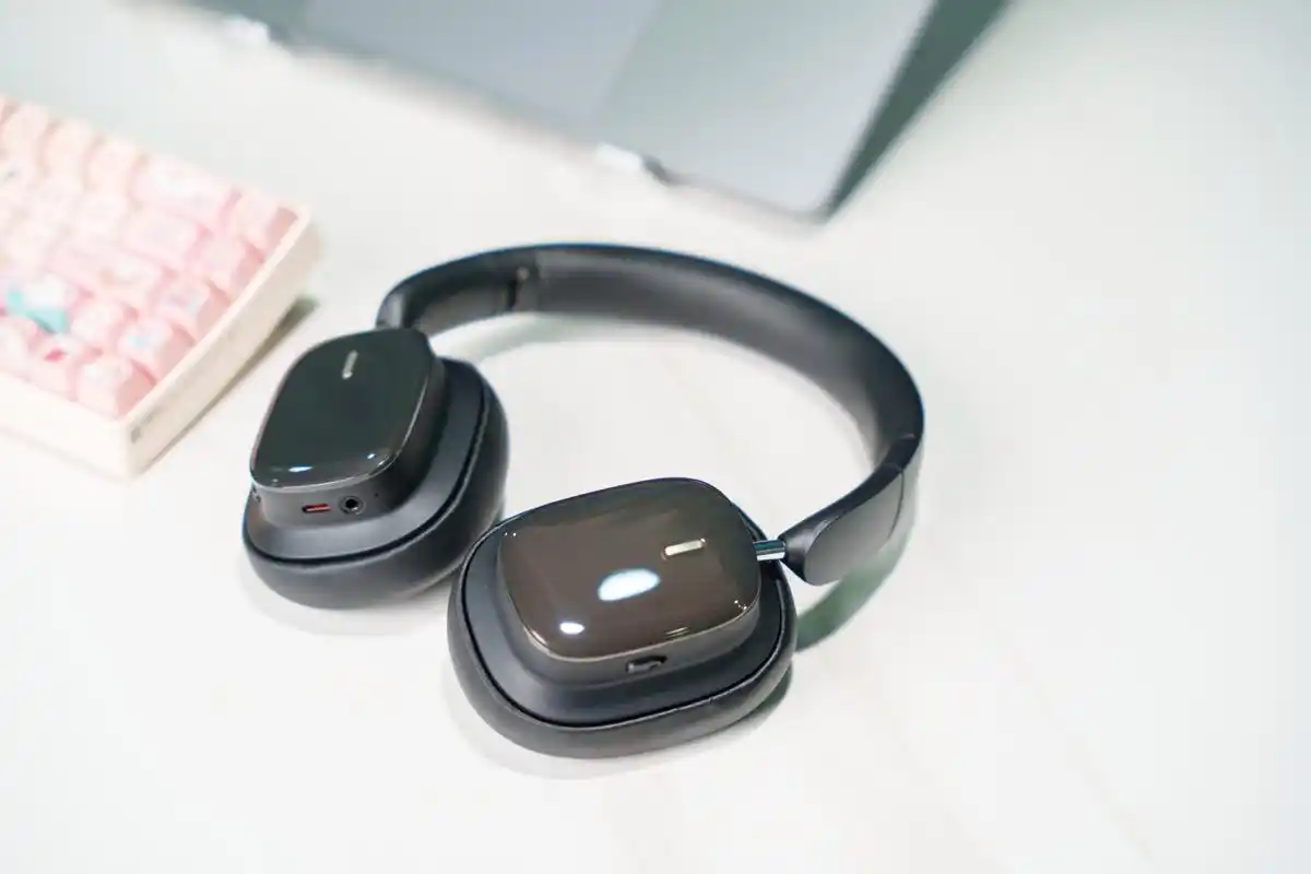 倍思bowie h1i头戴式主动降噪耳机,一款高颜值头戴式蓝牙耳机.