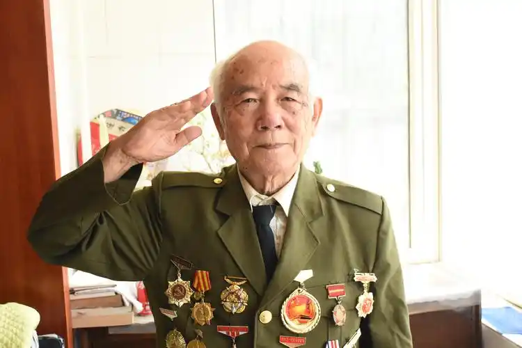 【致敬老兵·邬大为】红星闪闪