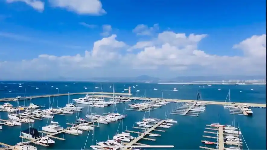 国庆专题中国海南的三亚半山半岛帆船港亚洲首家白金五金锚游艇码头系