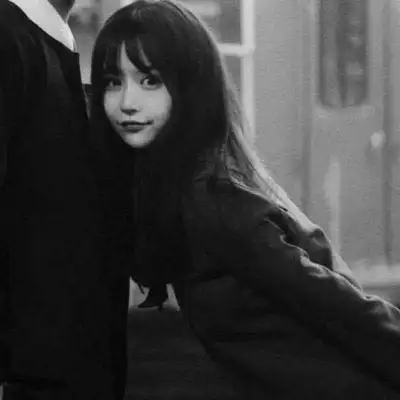 冷酷黑暗系情侣头像一对两张情侣头像黑白双人