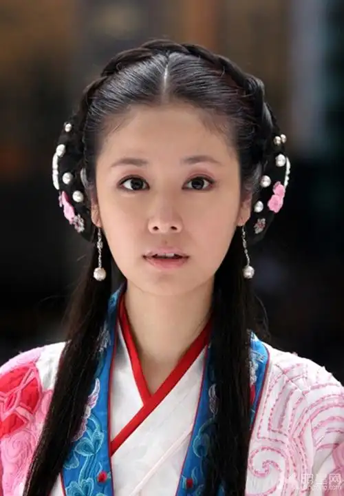 林心如大祠堂剧照曝光古装造型温婉淡雅