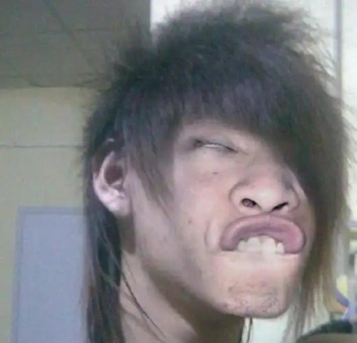 大神们,我想要这男生更多的自拍照!谢谢大神!