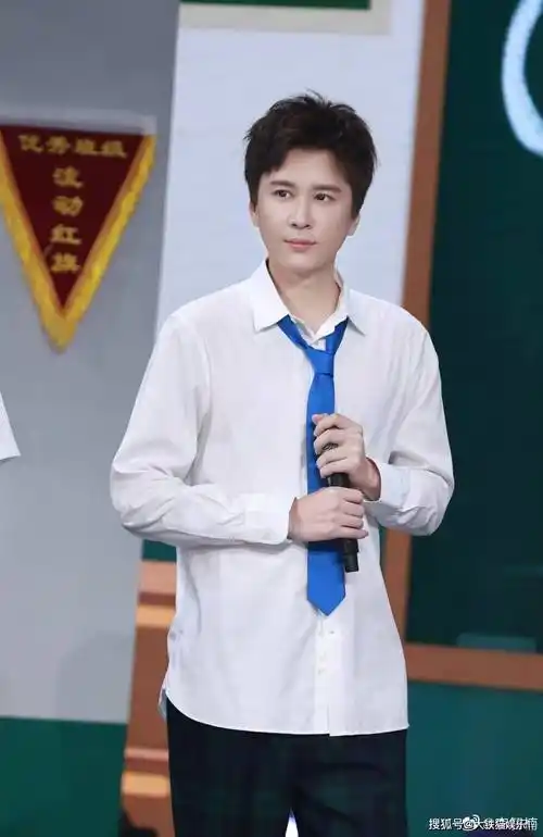 高开低走的6位男星,出道就演男一,王炸后一路下