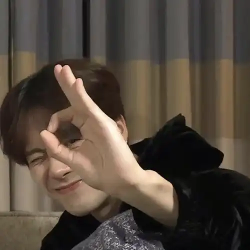 头像爱笑的男生一定都很温柔吧