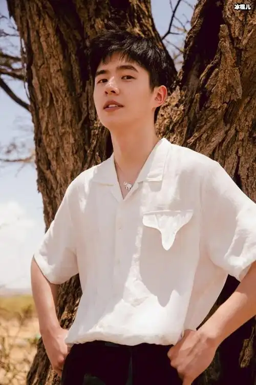 看了刘昊然的这个造型,粉丝们纷纷表示这款长发发型配刘昊然真的好