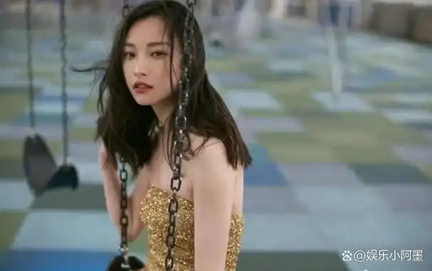 "美而太自知"倪妮:肤白貌美大长腿,身披麻袋也好看