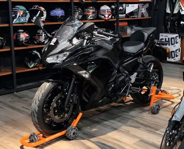 川崎忍者ninja650静态欣赏