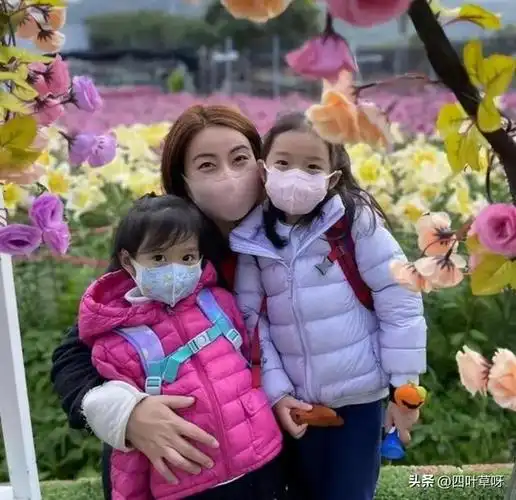 郭晶晶霍启刚和儿子可二胎女儿出生后,取名却犯了难.因为在霍家