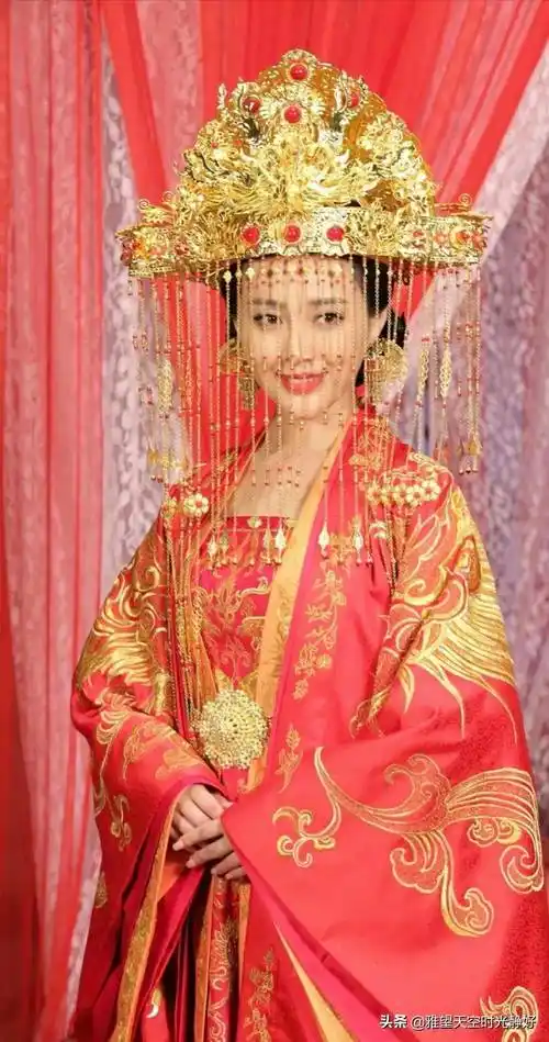 女明星的古装嫁衣(女明星古装嫁衣造型)