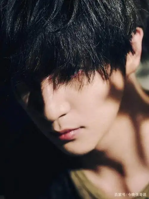 歌手薛之谦照片合集