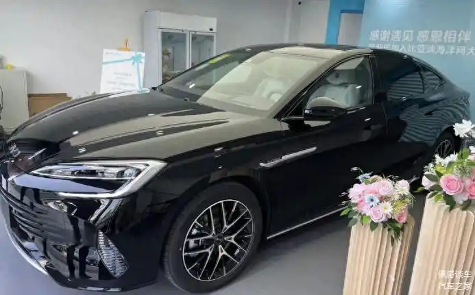 比亚迪海豹dm-i,黑色涂装高级,轴距2900mm,配五连杆后悬架_车家号
