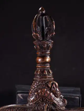 西藏藏传佛教红铜镯造金刚钺刀法器