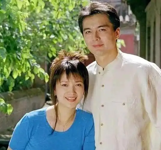 许亚军:"对感情负责"祁厅长,一路走得苦,发妻早亡4婚3离2儿