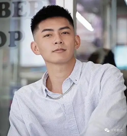 30岁男生别只会剪"板寸",试试这三款潮流发型,干净帅气有魅力|短发