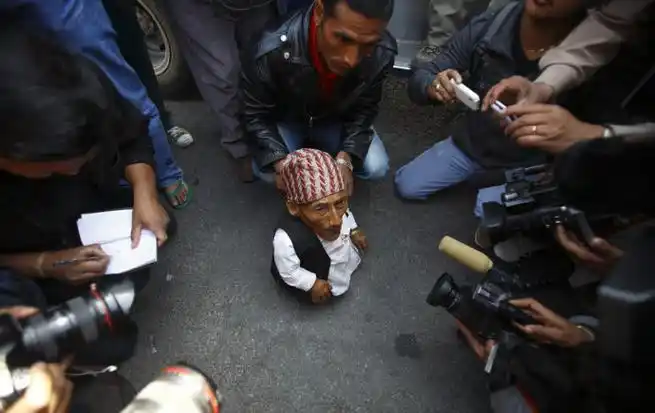 世界上到底谁是最矮的人组图