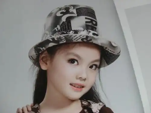 急求后厨中饰演小沈阳女儿是谁?