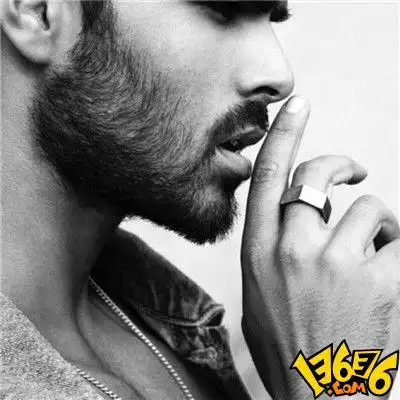 2019超拽男生黑白头像霸气成熟范男生抽烟头像2019精选