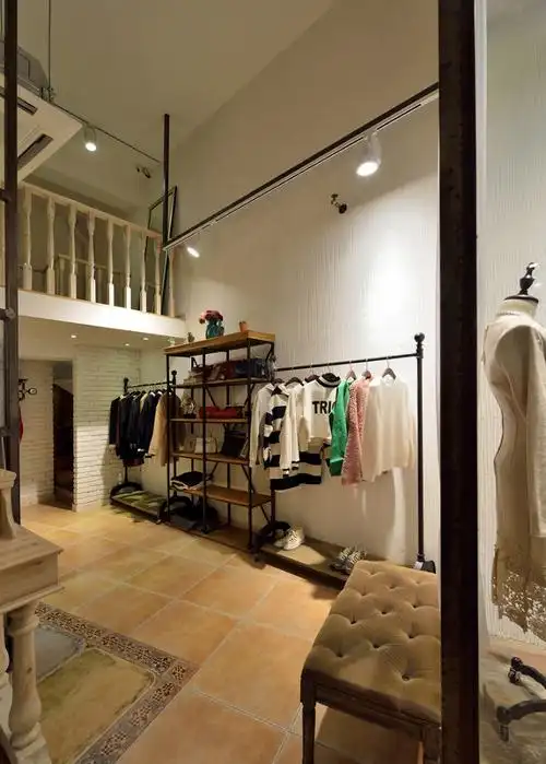 后现代女装服装店装修