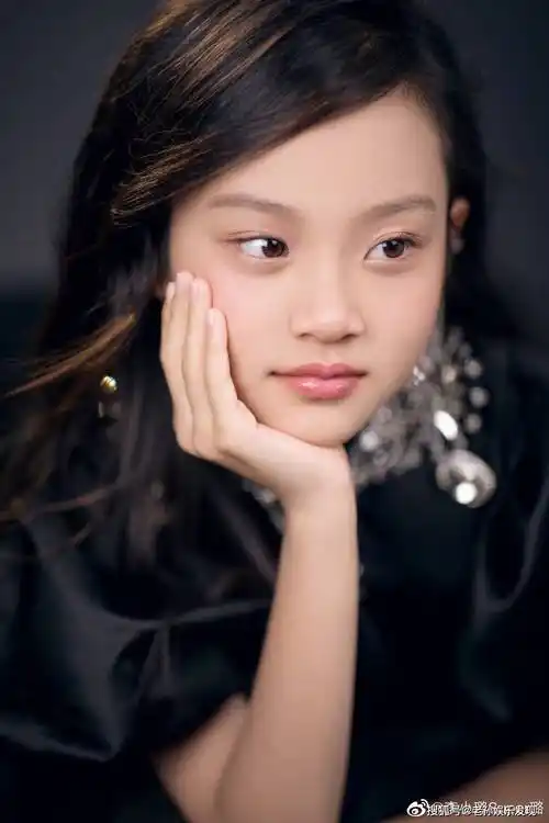 贾乃亮与李小璐的女儿十岁了_贾云馨_微博_照片