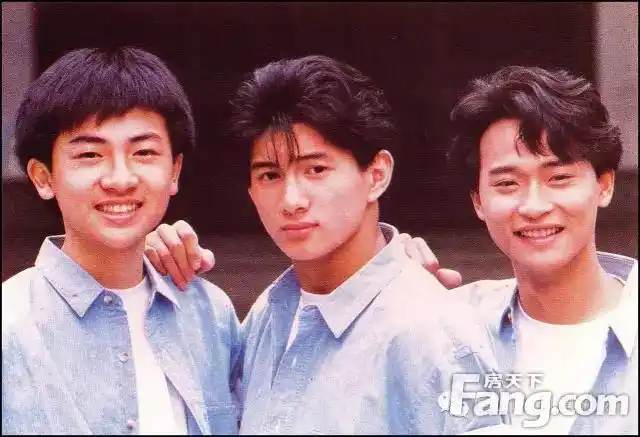 就更不用说不老男神刘德华已经54岁