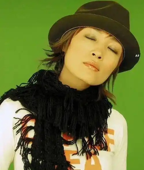 流行歌手陈琳39岁跳楼,两任丈夫忙着争夺千万房产,令人惋惜