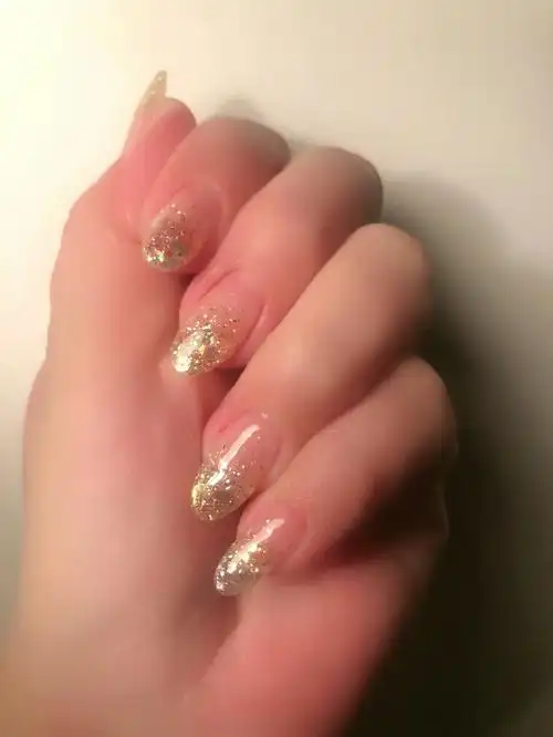 土豪金blingbling渐变美甲