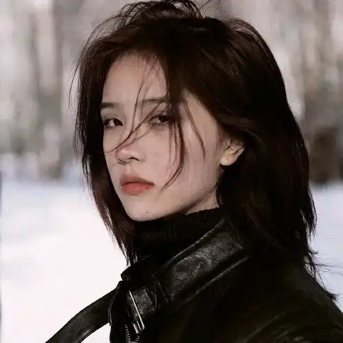 求酷飒一点的女生头像