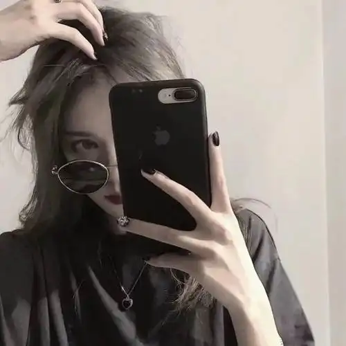抖音头像丨可爱搞笑女生戴墨镜头像,真人头像_https://www.wugseo.