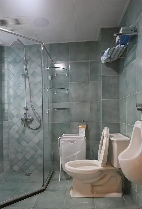 家庭时尚2平米卫生间装修效果图