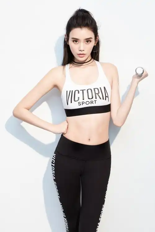 奚梦瑶掀起维密"ming效应" 七年之瑶完美蜕变