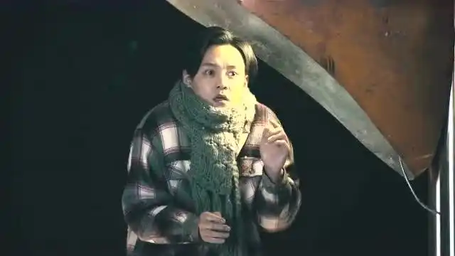 袁华雪夜给秋雅打电话被嫌