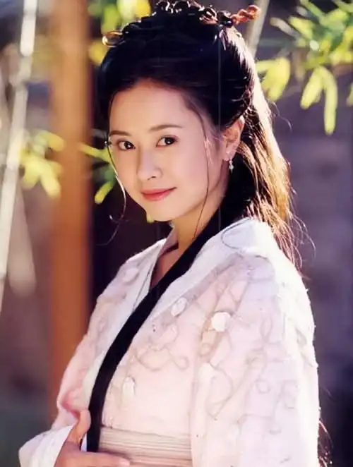 突然想起一个姐姐 何美钿