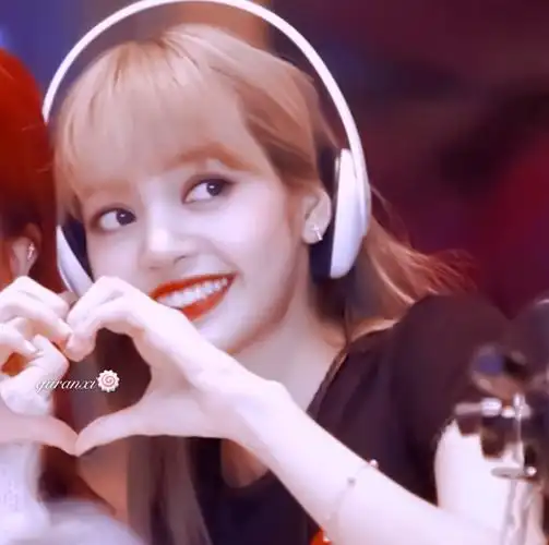 lisa朴彩英闺蜜头情头