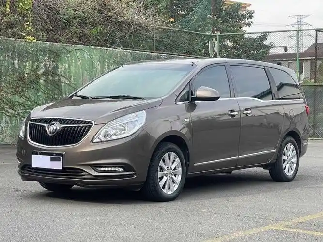 别克gl82017款别克gl825s尊贵型