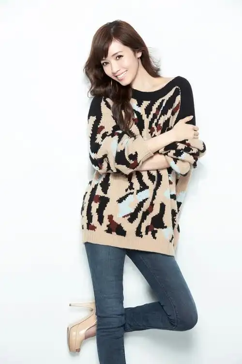 侯佩岑加盟"饭局的诱惑" 蔡康永坐镇力挺马东