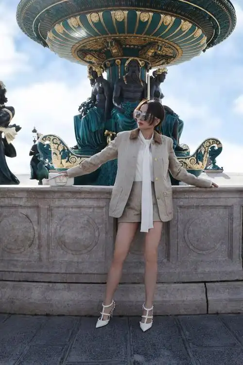 台湾天之骄女蔡依林巴黎街拍大赏这美腿秒杀内娱一大片女星哦