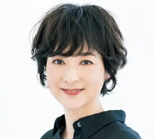 看看下面妈妈们的发型,年轻又洋气,40-50岁的圆脸中年女人,适合留什么