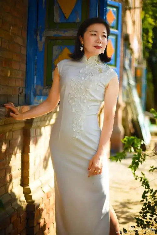 秋野旗袍 - 美篇