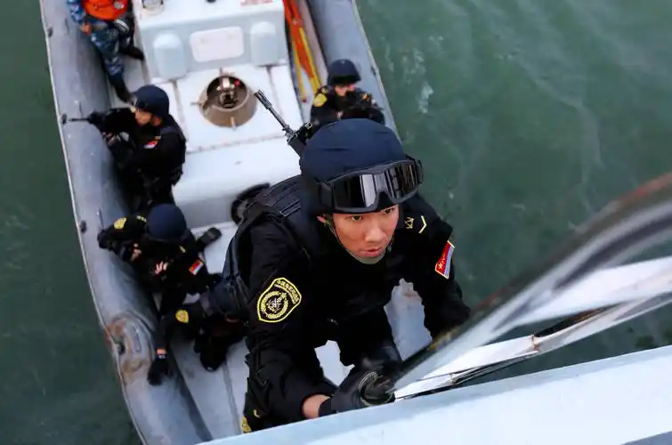 海军陆战队某旅锻造全域精兵劲旅