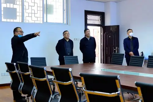 省委组织部副部长朱春旭一行实地考察教师教育中心