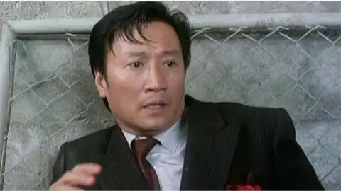 四伦哥马槽火拼高老四终于看到谢贤不戴眼镜的样子了谢贤