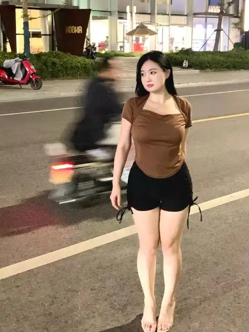 梨形身材 362 不用在意别人的眼光,做自己就好#微胖女生 #梨形身材