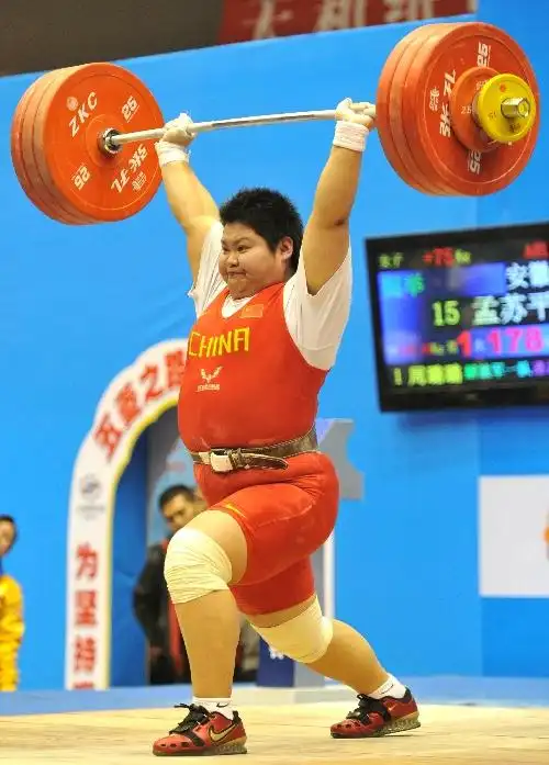 图文2012女举全锦赛75kg孟苏平挺举杠铃