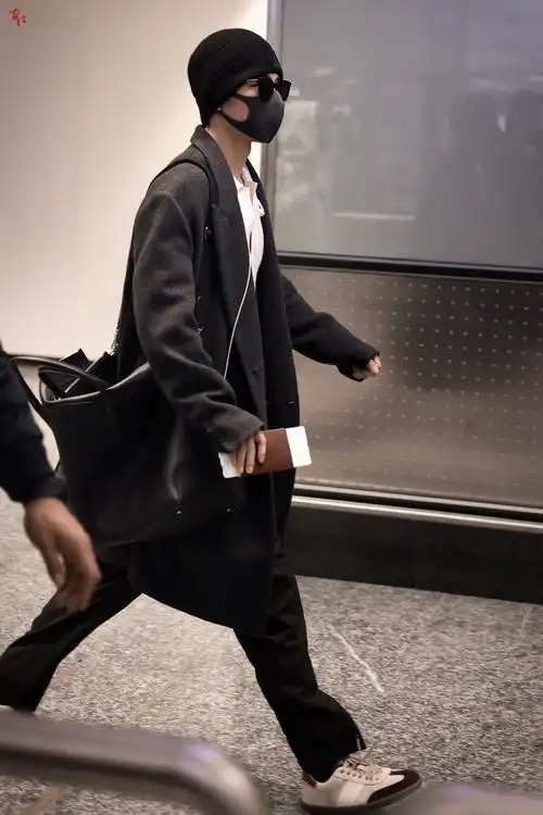 肖战晚宴的衣服穿到了机场##肖战晚宴穿搭##tods晒肖战